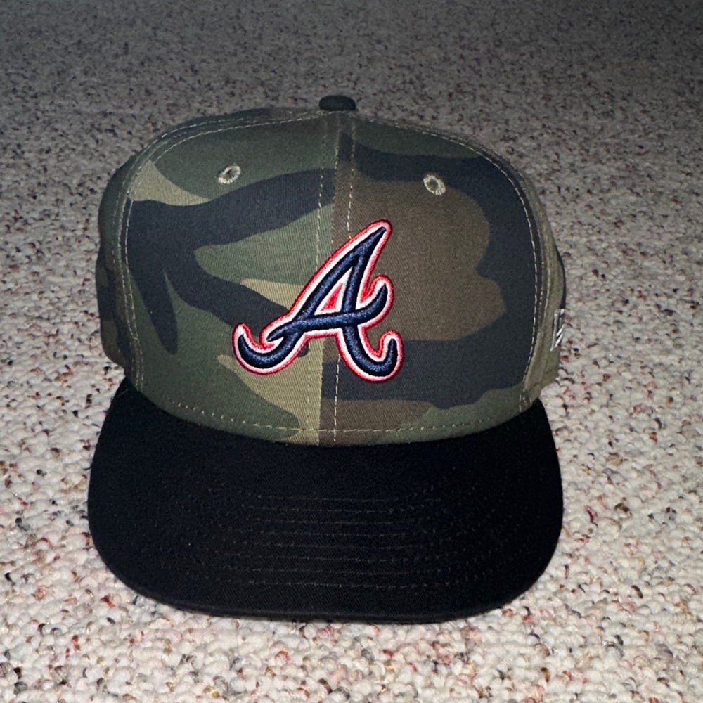 Used, New Era Braves Camouflage SnapBack